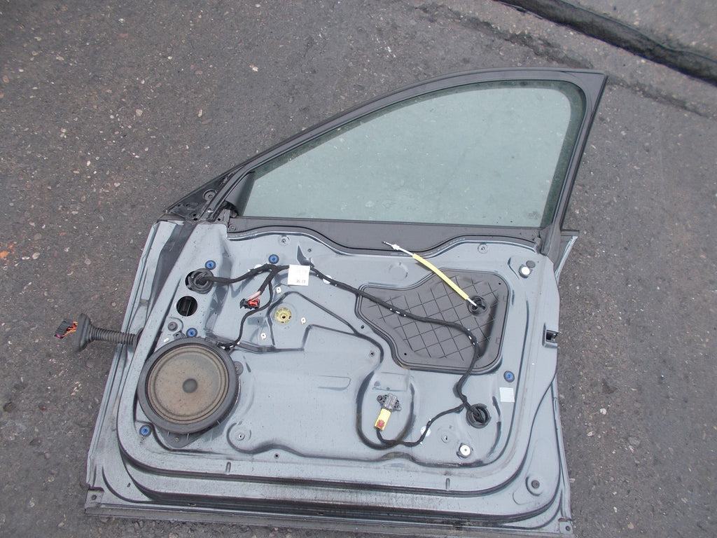 AUDI A3 8P FRONT OS/ DRIVER SIDE DOOR WITH DOOR CARD 8P4837630