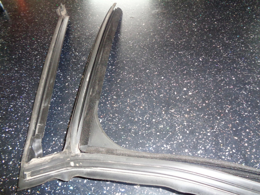 VAUXHALL INSIGNIA B 2019 OSR DRIVER SIDE REAR QUARTER GLASS
