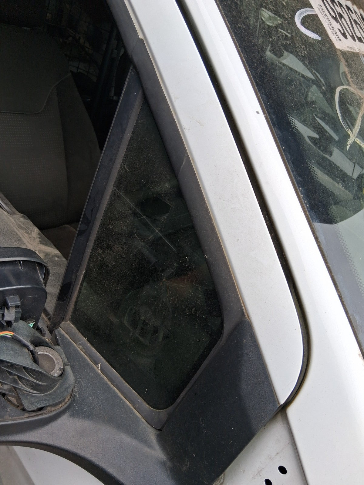 2015 FORD TRANSIT COURIER MK1 OSF DRIVER FRONT QUARTER WINDOW GLASS