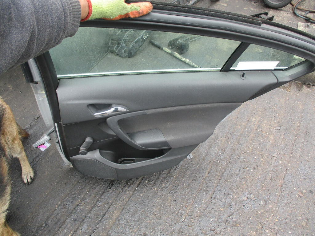VAUXHALL INSIGNIA A (MK1) OSR DRIVER SIDE REAR COMPLETE DOOR SILVER Z176