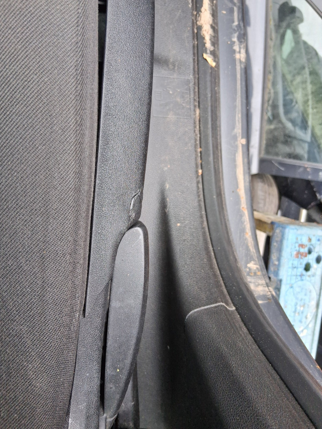 2017 VAUXHALL MERIVA B MK2 OSF DRIVER SIDE FRONT RIGHT FABRIC SEAT