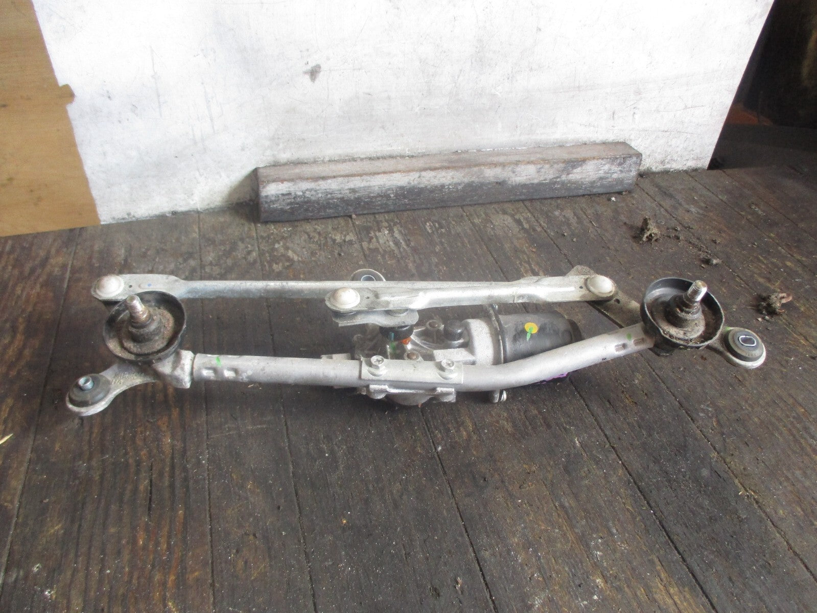 NISSAN MICRA 2014 K13 FRONT WIPER MOTOR