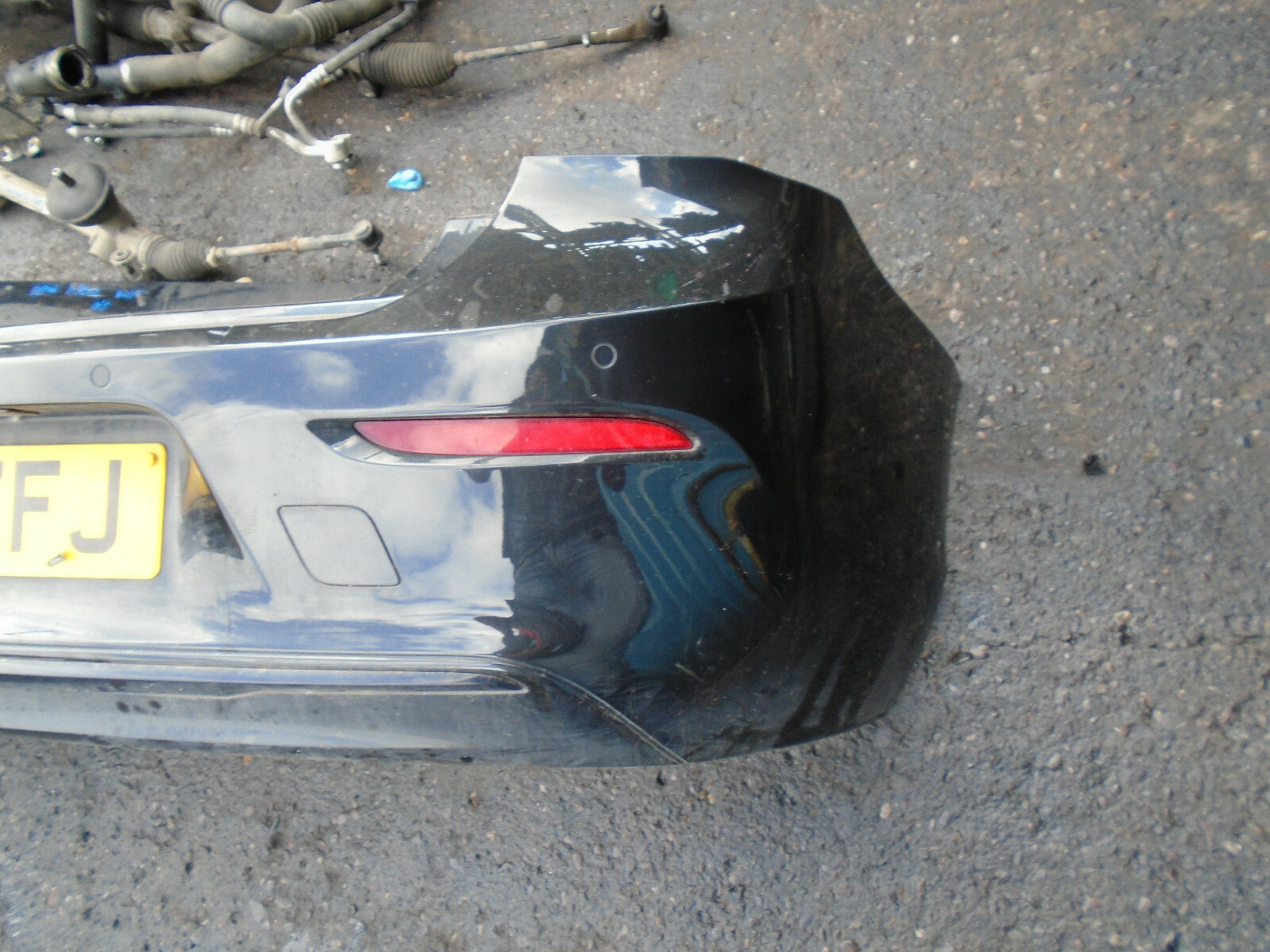 BMW 1 SERES F20 2015 LCI FACELIFT REAR BUMPER BLACK DAMAGED