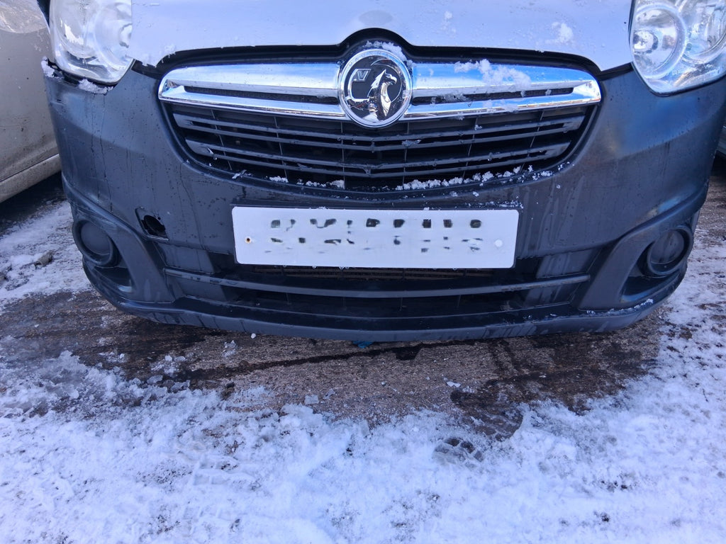 2015 VAUXHALL COMBO D COMPLETE FRONT BUMPER WITH GRILL  & CHROME GRILLE BADGE