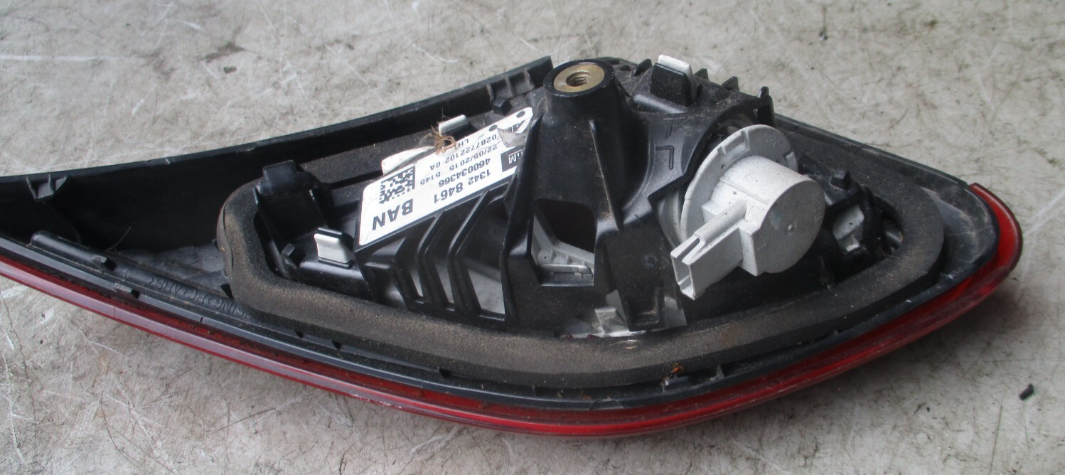 VAUXHALL CORSA E 2017 OSR DRIVER SIDE REAR TAIL LIGHT LAMP 13428461