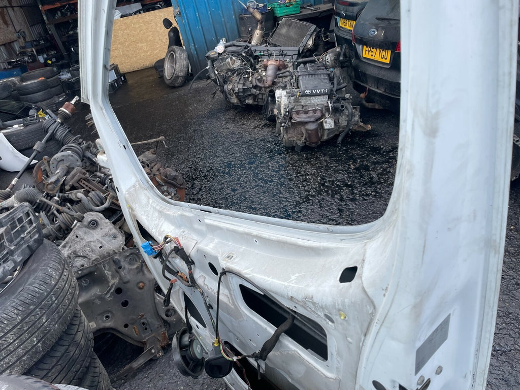 VAUXHALL VIVARO MK1 2007 OSF DRIVER SIDE FRONT DOOR BARE WHITE