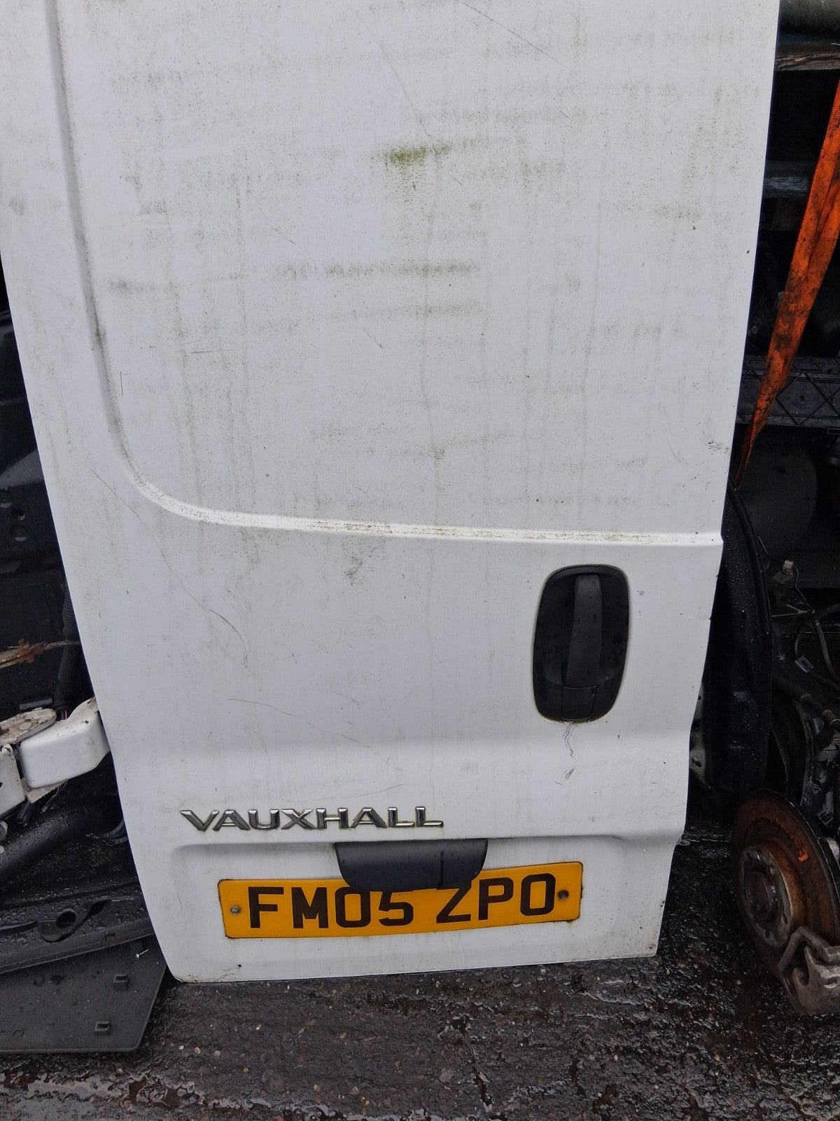 2005 VAUXHALL VIVARO MK1 NSR PASSENGER SIDE REAR LEFT COMPLETE DOOR WHITE
