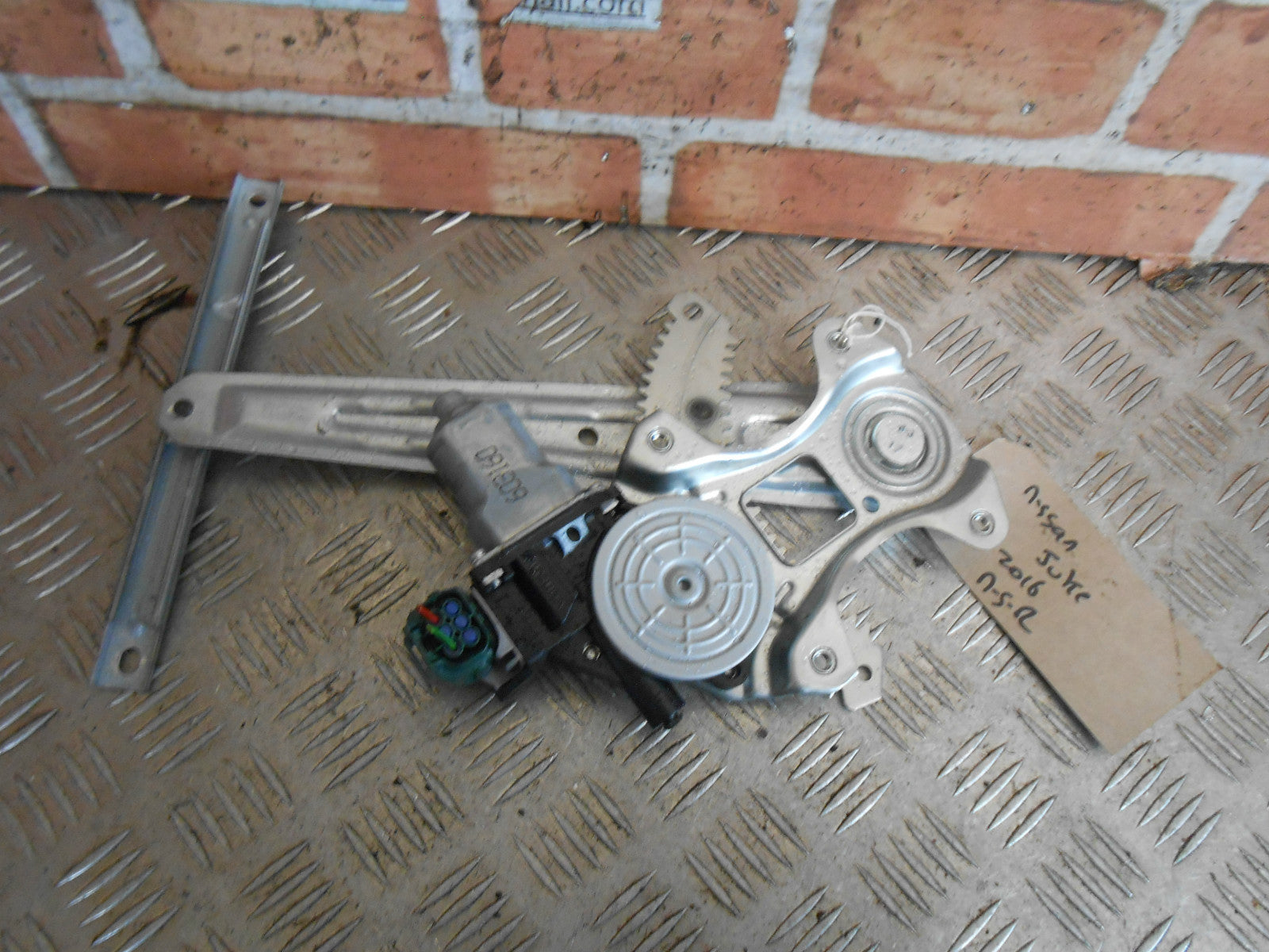 NISSAN JUKE 2016 NSR PASSENGER SIDE REAR ELECTRIC WINDOW REGULATOR MOTOR 603160