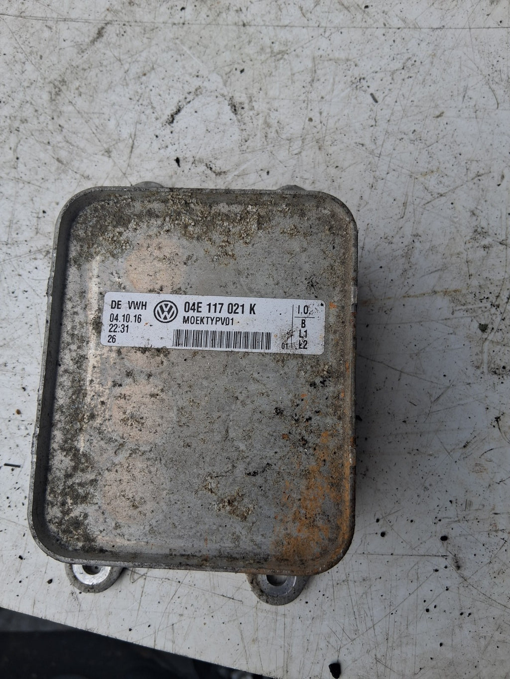 2016 VW VOLKSWAGEN GOLF MK7 1.4 PETROL ENGINE OIL COOLER 04E117021K