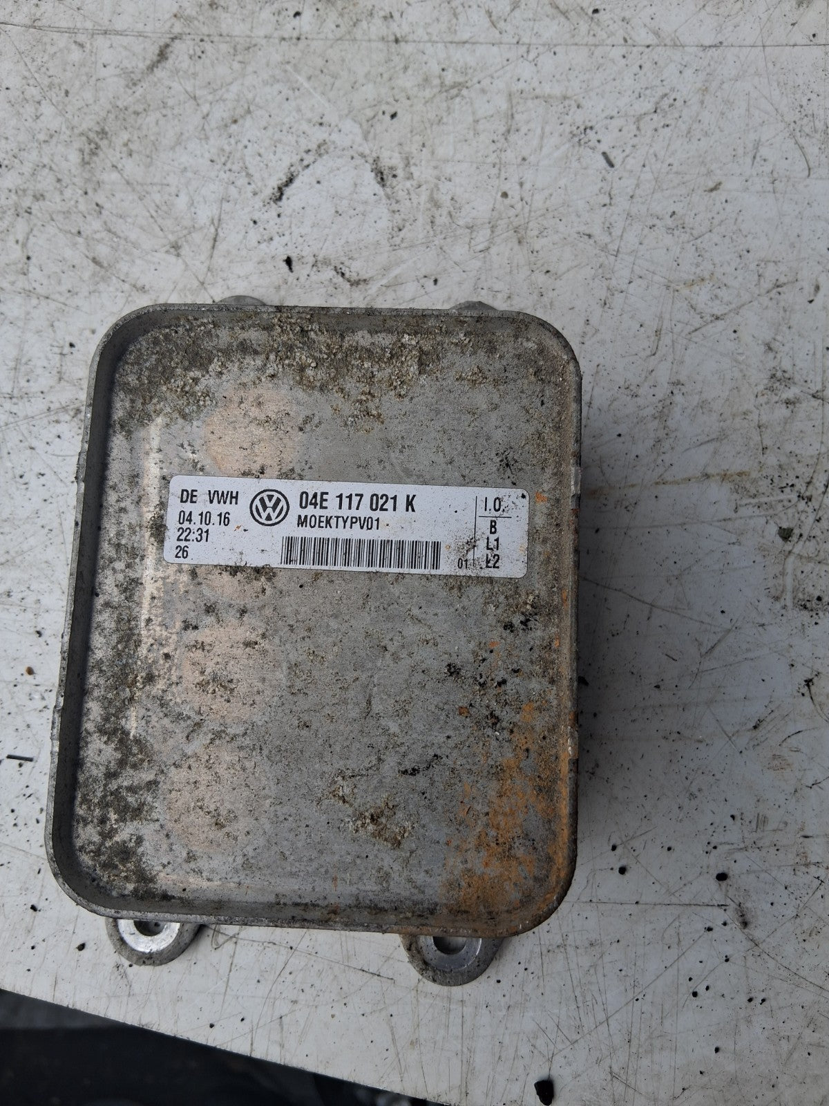 2016 VW VOLKSWAGEN GOLF MK7 1.4 PETROL ENGINE OIL COOLER 04E117021K