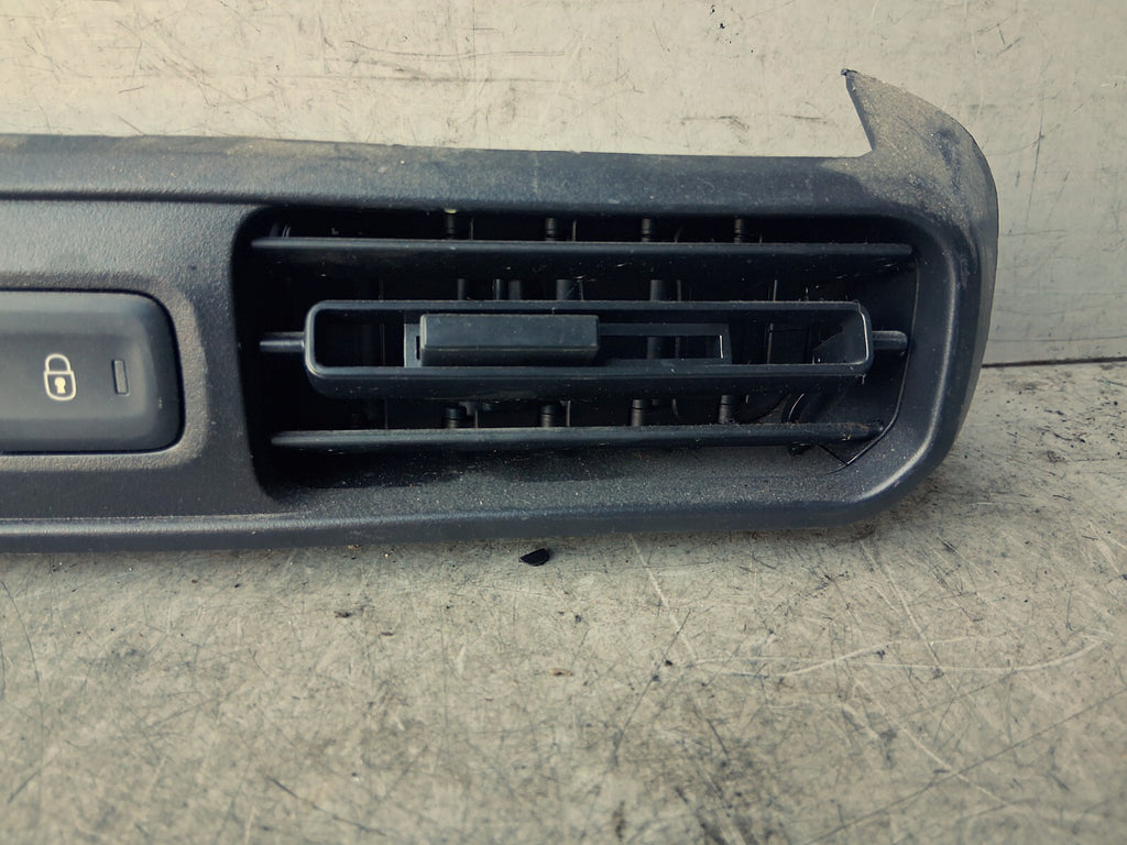 2023 CITROEN BERLINGO MK3 CENTRE DASHBOARD FRONT AIRVENT HAZARD SWITCH GE0046620