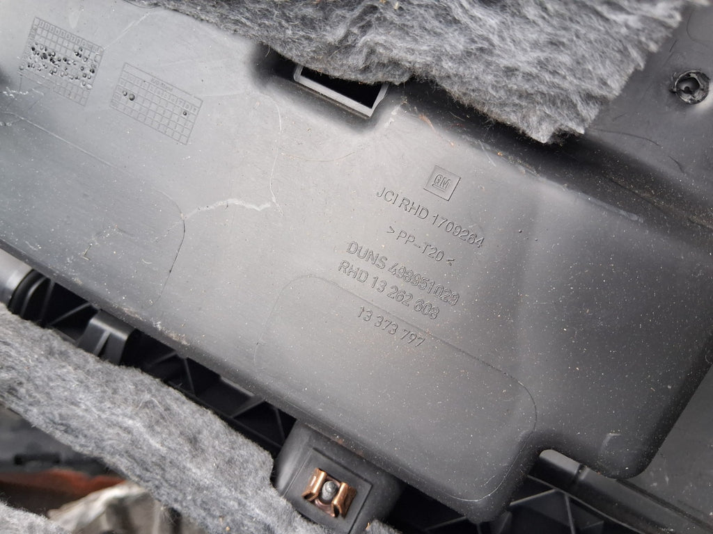 2013 VAUXHALL ASTRA J FRONT STORAGE COMPARTMENT GLOVEBOX 13373797