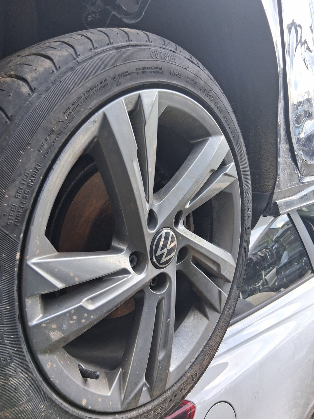 2022 VW VOLKSWAGEN GOLF MK8 R LINE 17 INCH ALLOY WHEEL WITH TYRE 225/45R17