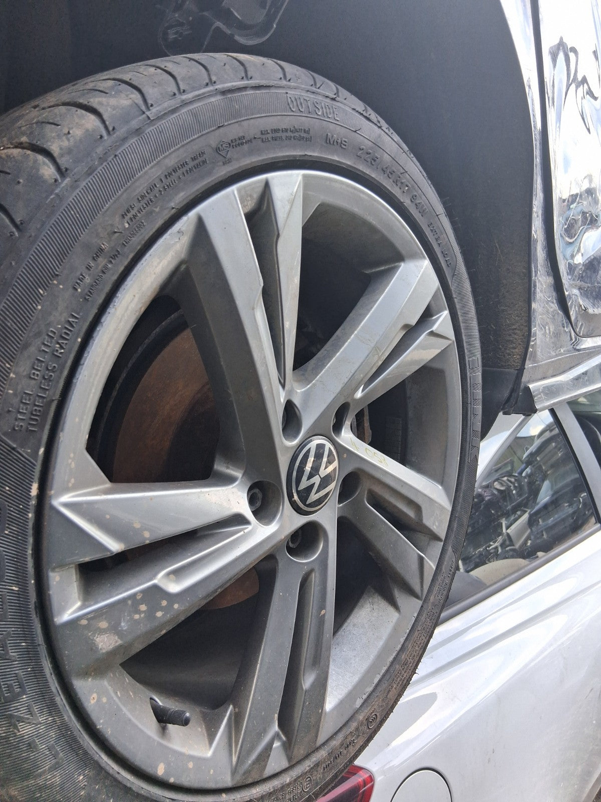 2022 VW VOLKSWAGEN GOLF MK8 R LINE 17 INCH ALLOY WHEEL WITH TYRE 225/45R17