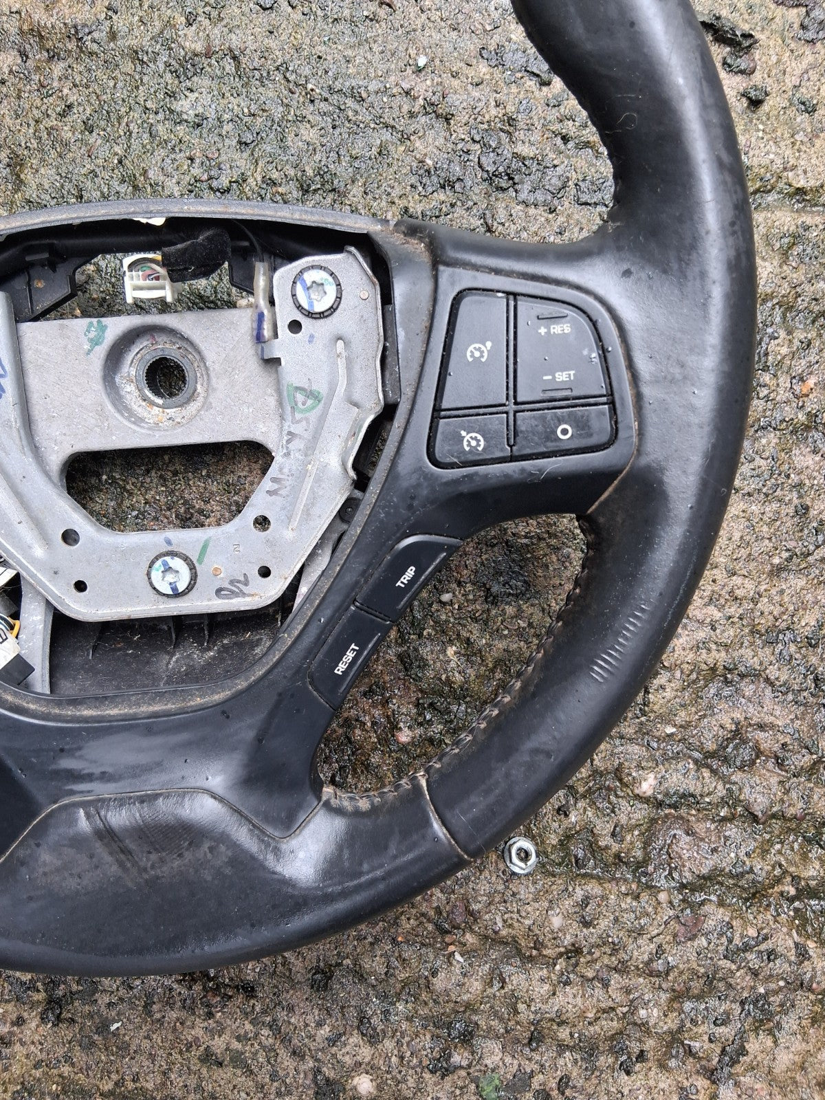 2017 HYUNDAI i10 MK2 MULTIFUNCTIONAL STEERING WHEEL BLACK