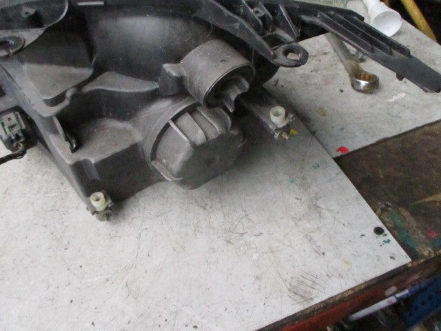 2005 FORD FIESTA OS DRIVER SIDE HEADLIGHT 2S6X13W029BJ