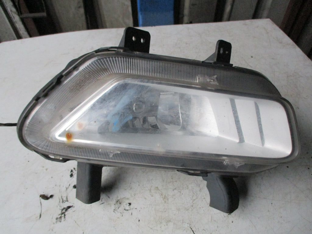 MG MG6 GT TURBO 2012 OS DRIVER SIDE FRONT BUMPER FOG SPOT LIGHT 10012113