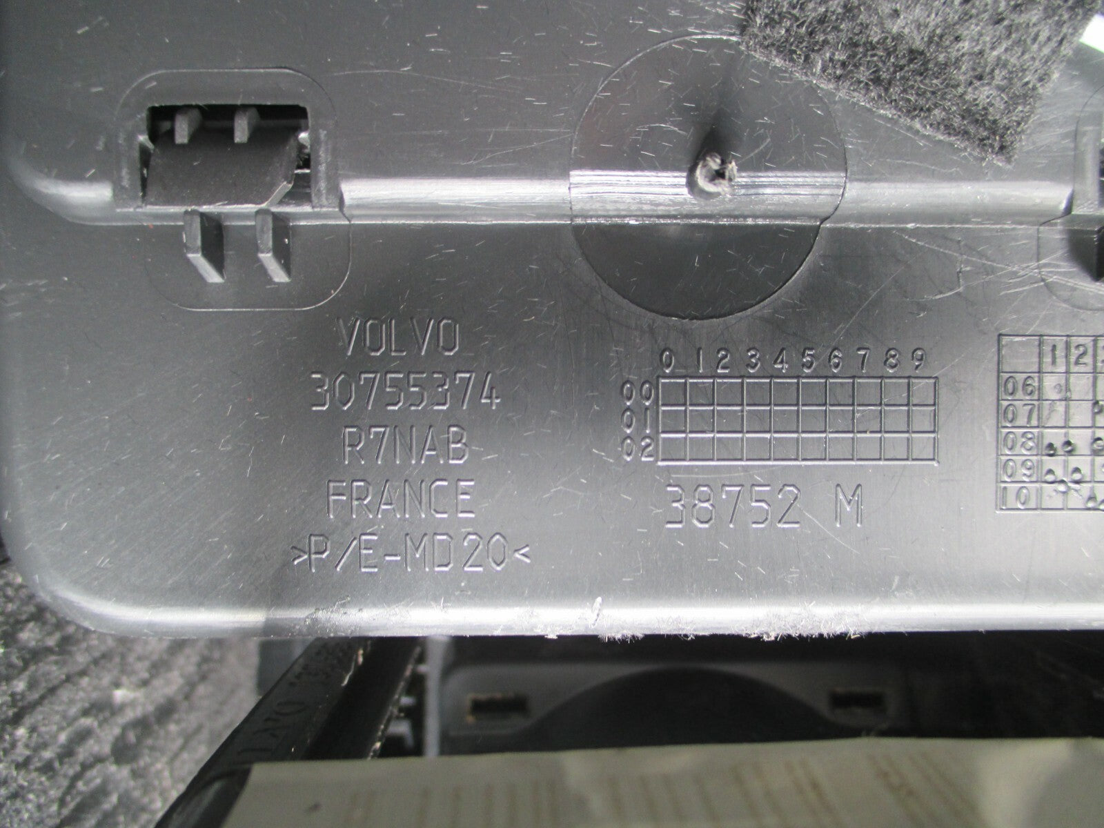 VOLVO C30 2012 HATCHBACK ARMREST WITH CENTRE CONSOLE 30755374