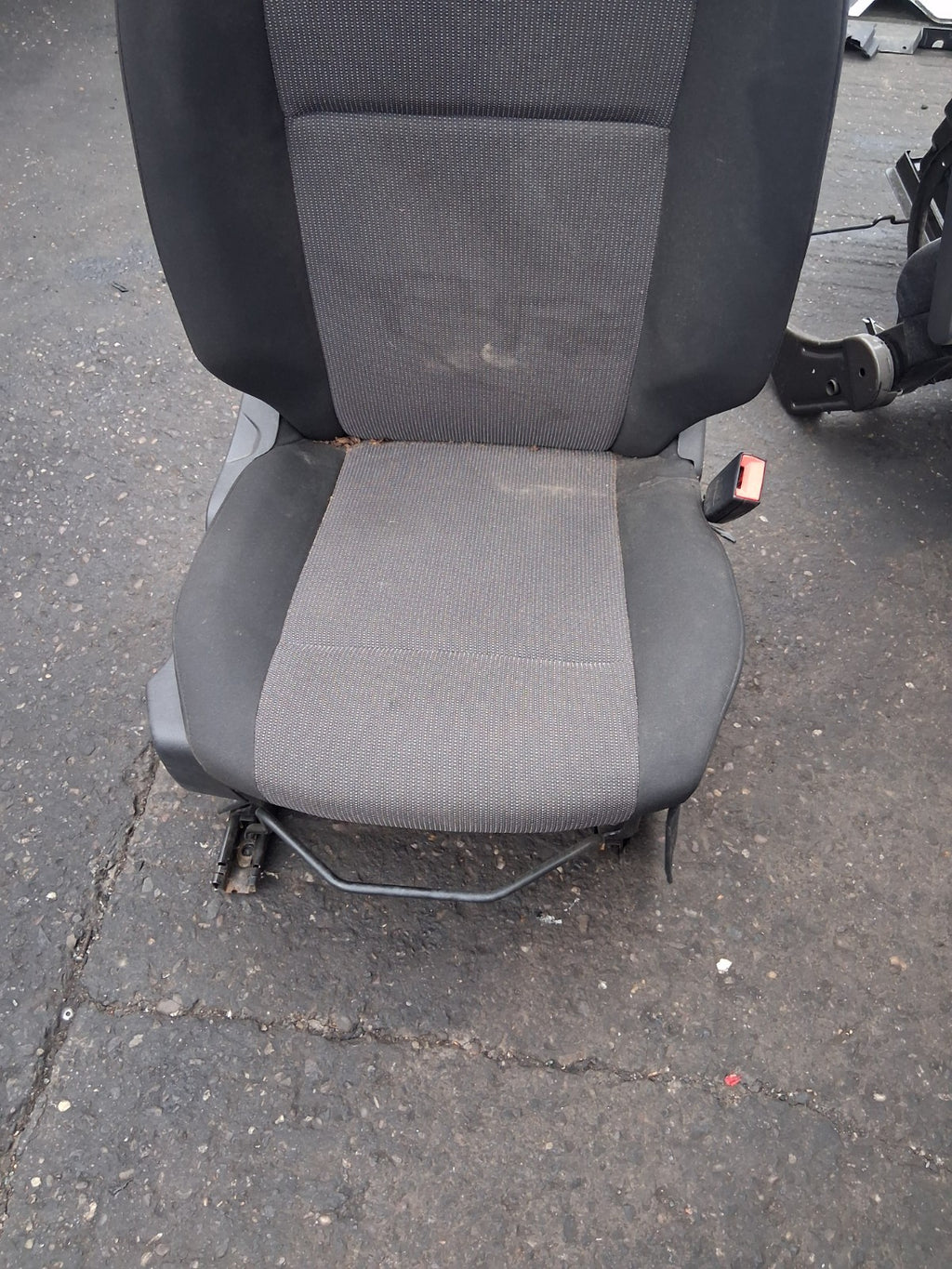 2021 PEUGEOT PARTNER MK3 K9 OS DRIVER SIDE COMPLETE SEAT FABRIC