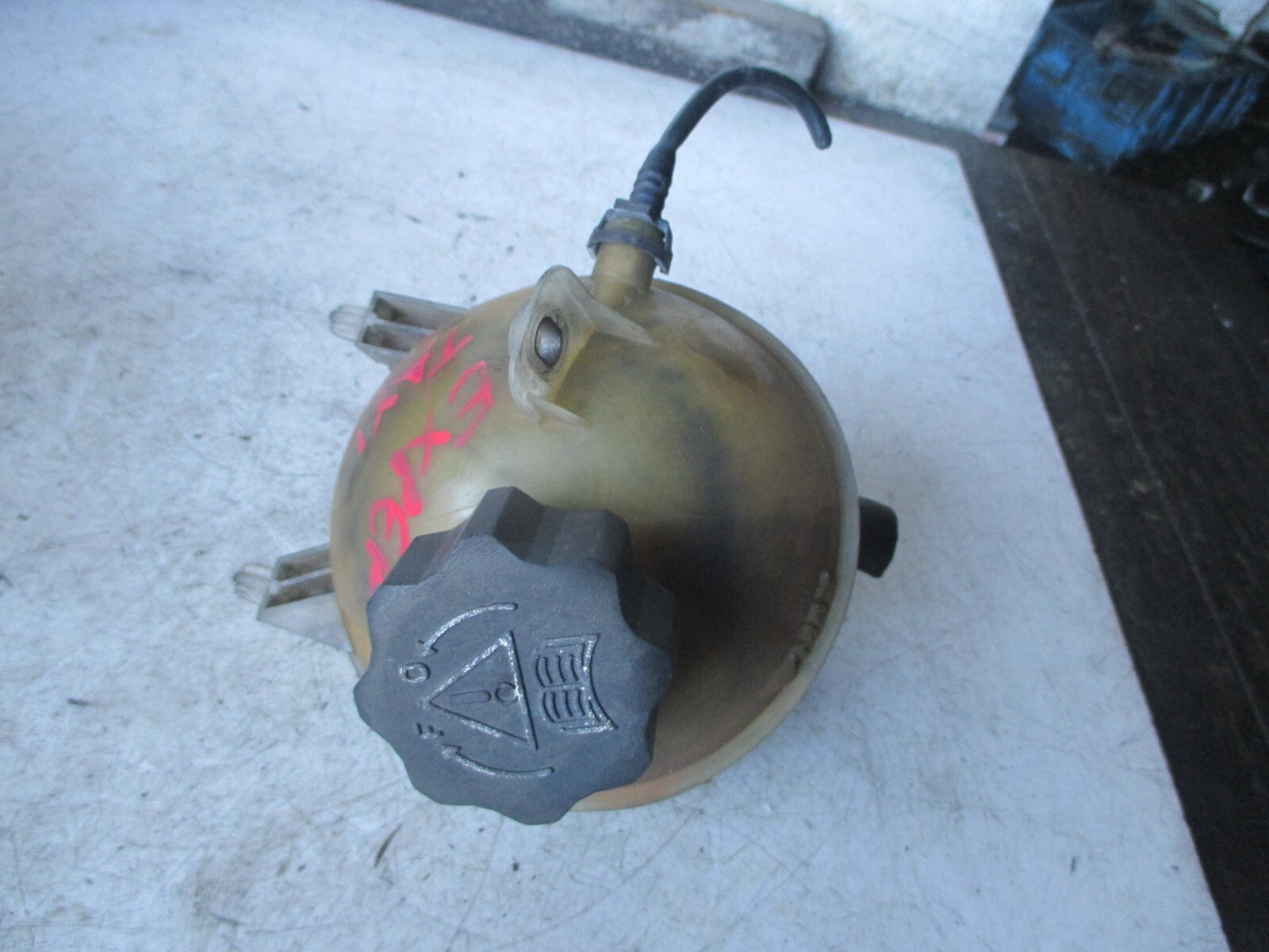 PEUGEOT EXPERT 2010 2.0 HDI COOLANT WATER EXPANSION BOTTLE