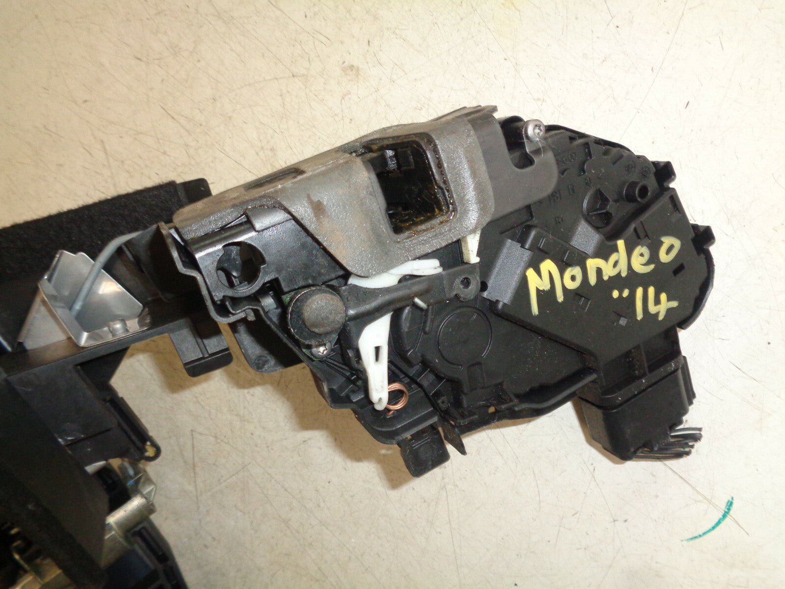 FORD MONDEO MK4 2014 OSF DRIVER SIDE FRONT DOOR EXTERIOR HANDLE COMPLETE UNIT