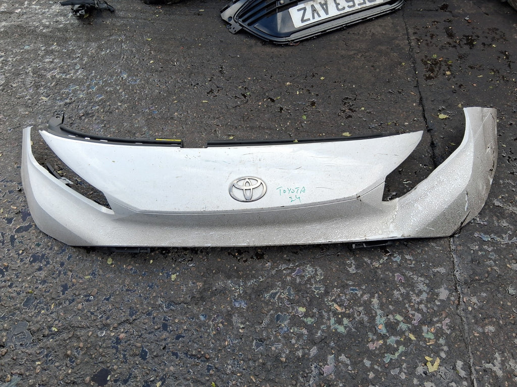 2024 TOYOTA PROACE FRONT COMPLETE BUMPER WHITE DAMAGED