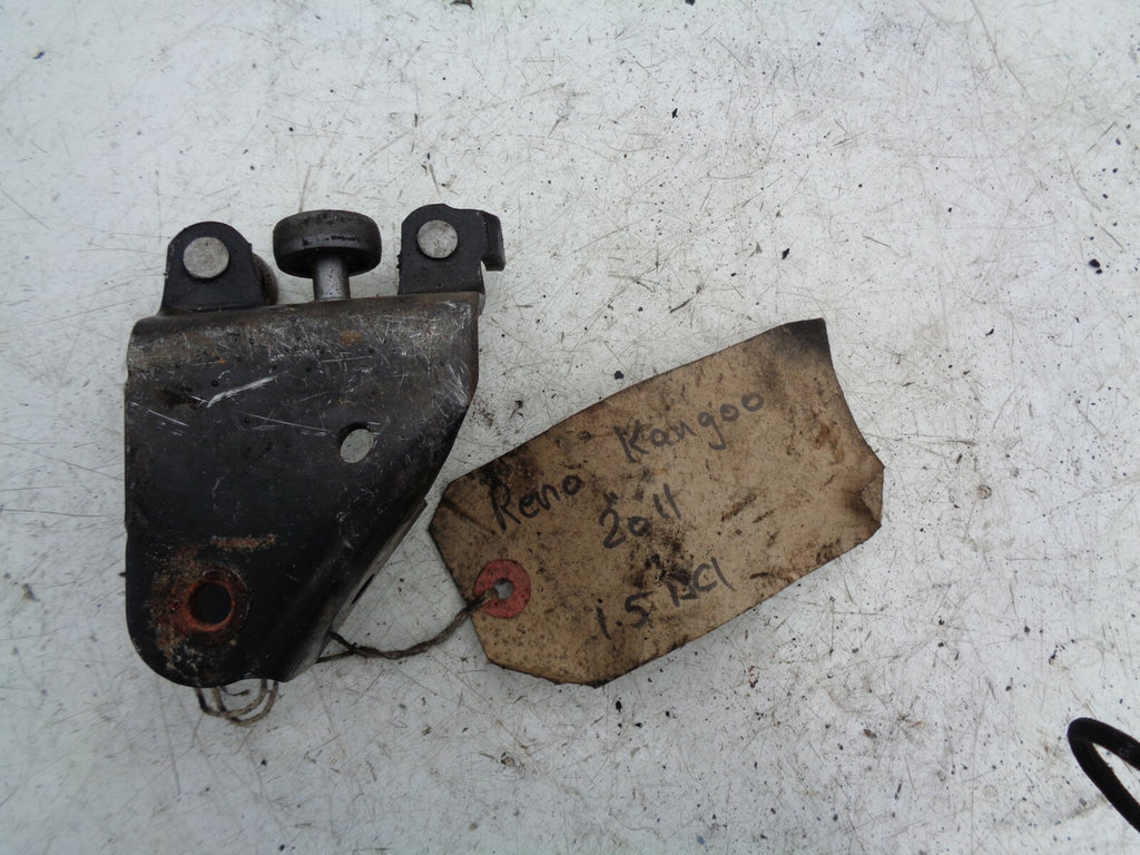 RENAULT KANGOO 2011 SIDE LOADING DOOR WHEEL RUNNER HINGE ASSEMBLY