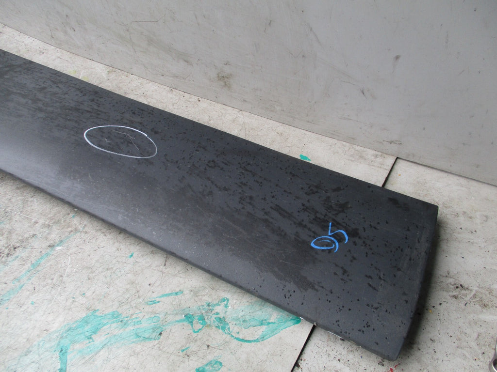 MERCEDES BENZ SPRINTER W907 2019 OS DRIVER CENTRE REAR MOULDING TRIM A9106906800