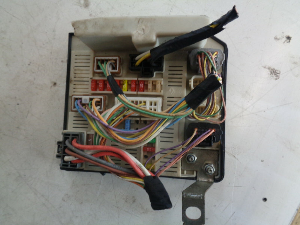 RENAULT MEGANE MK2 2008 1.6 PETROL ENGINE BAY FUSE BOX 8200481866