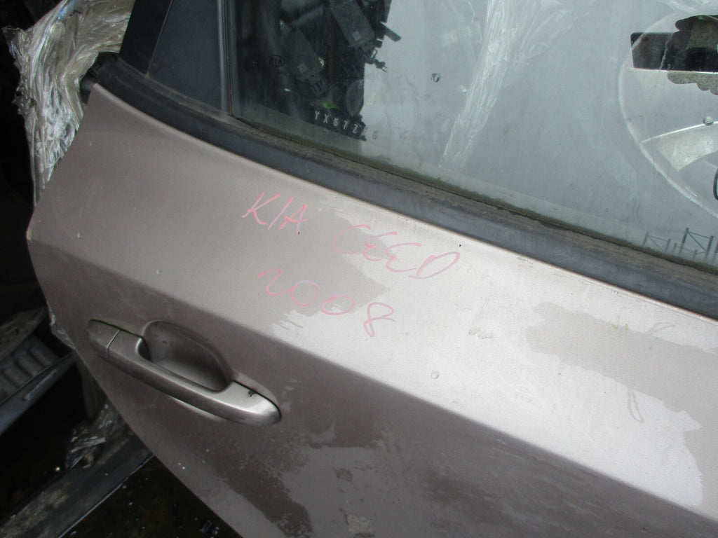 KIA CEED MK1 2007 OSR ESTATE DRIVER SIDE REAR COMPLETE DOOR BEIGE 8Q