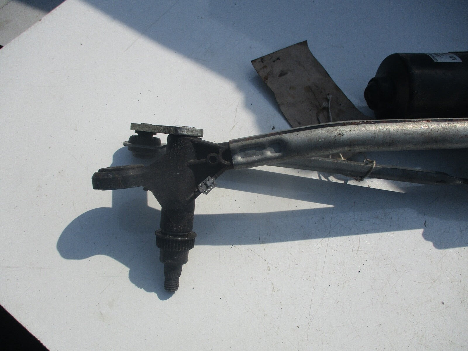 BMW 1 SERIES E87 2004-2007 FRONT WIPER MOTOR AND MECHANISM 7 193 037 01