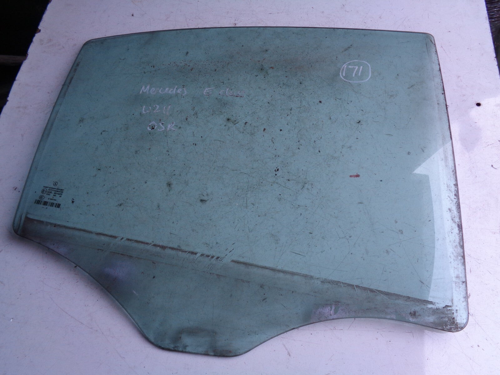 MERCEDES BENZ E CLASS W211 OSR DRIVER SIDE REAR DOOR WINDOW GLASS