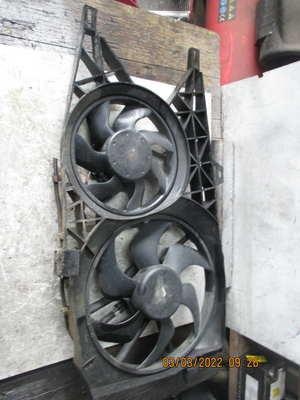 VAUXHALL VIVARO 2013 2.5 DIESEL RAD RADIATOR FAN FANS DAMAGED