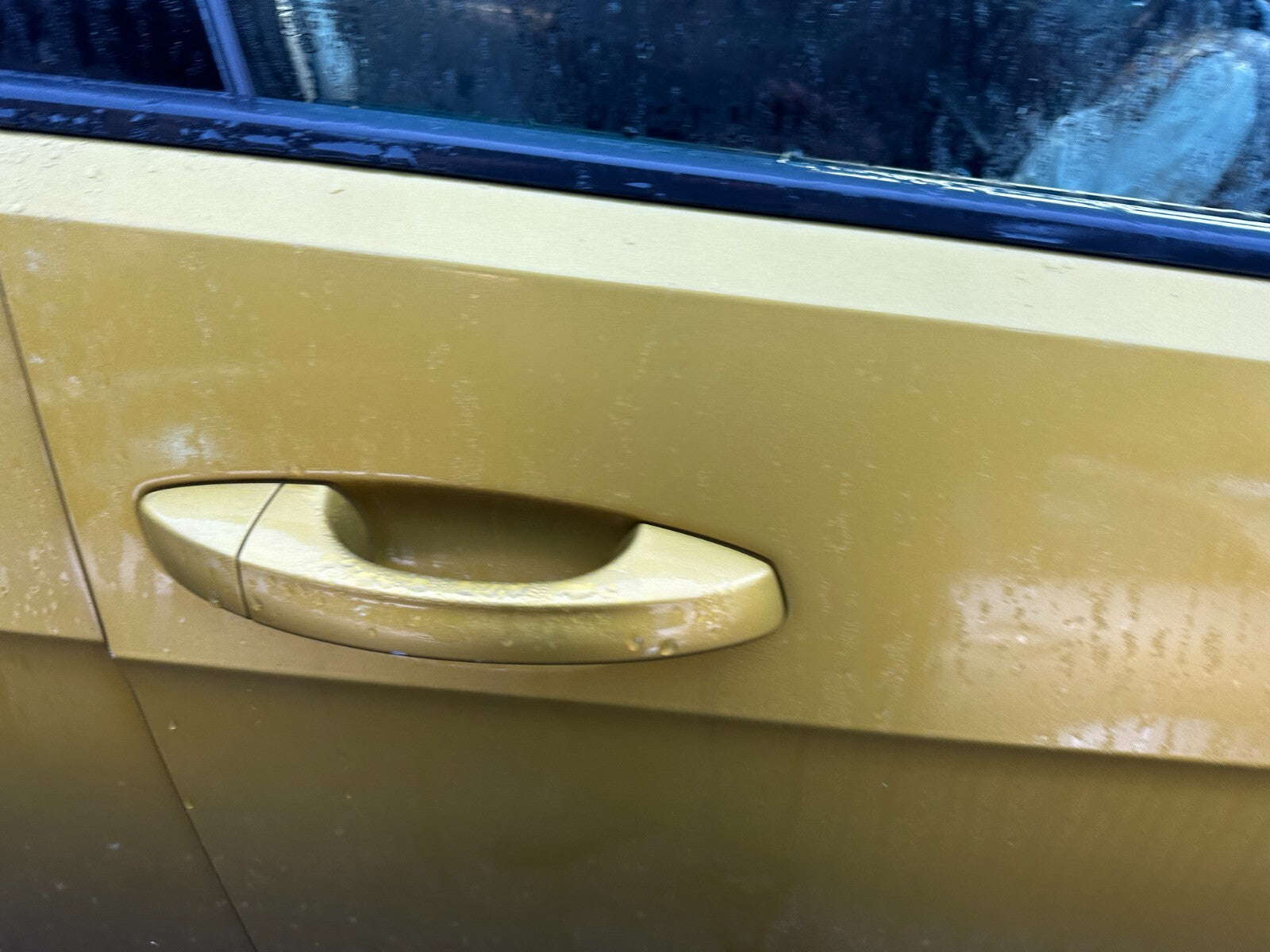 2018 VW VOLKSWAGEN GOLF MK7 OSF DRIVER SIDE FRONT DOOR HANDLE YELLOW LR1X
