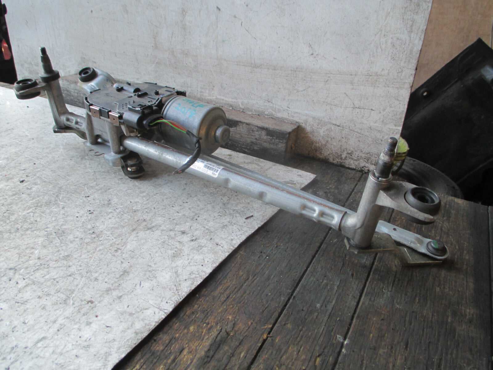 VW VOLKSWAGEN GOLF 2018 MK7 FRONT WINDSCREEN WIPER MOTOR LINKAGE 5G2955023D