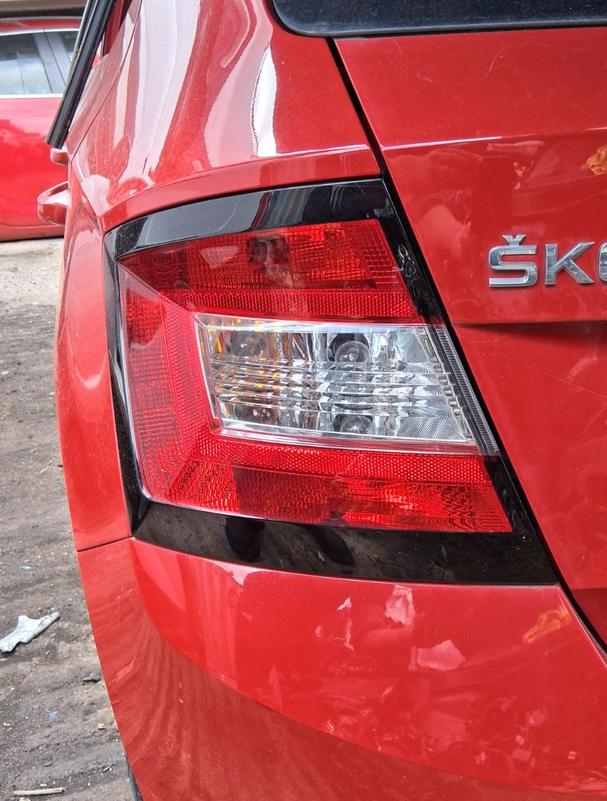 2019 SKODA FABIA MK3 NJ HATCHBACK NSR PASSENGER SIDE REAR LEFT TAIL LIGHT