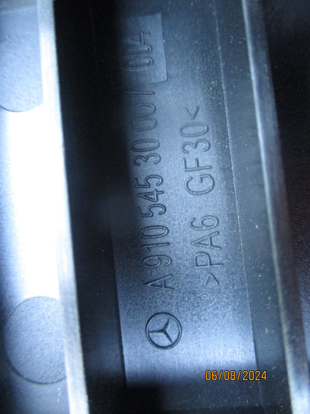2020 MERCEDES BENZ SPRINTER BATTERY RETAINING PLATE A9105453000