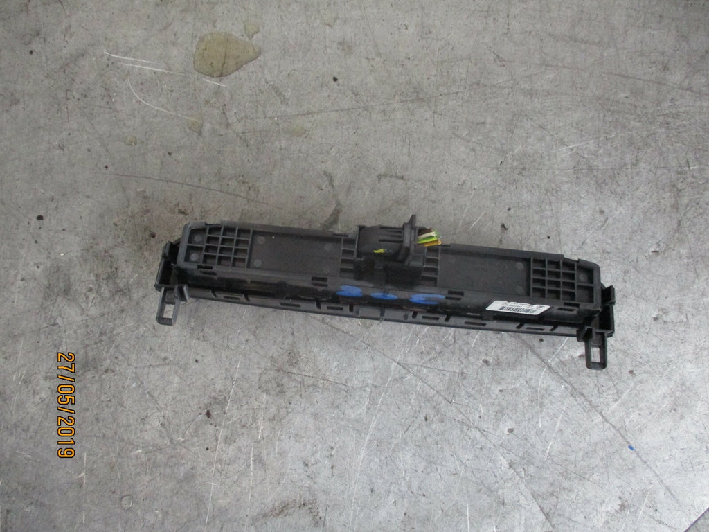 PEUGEOT 308 2010 HAZARD LIGHT LOCK SWITCH PANEL TRIM 9659215177