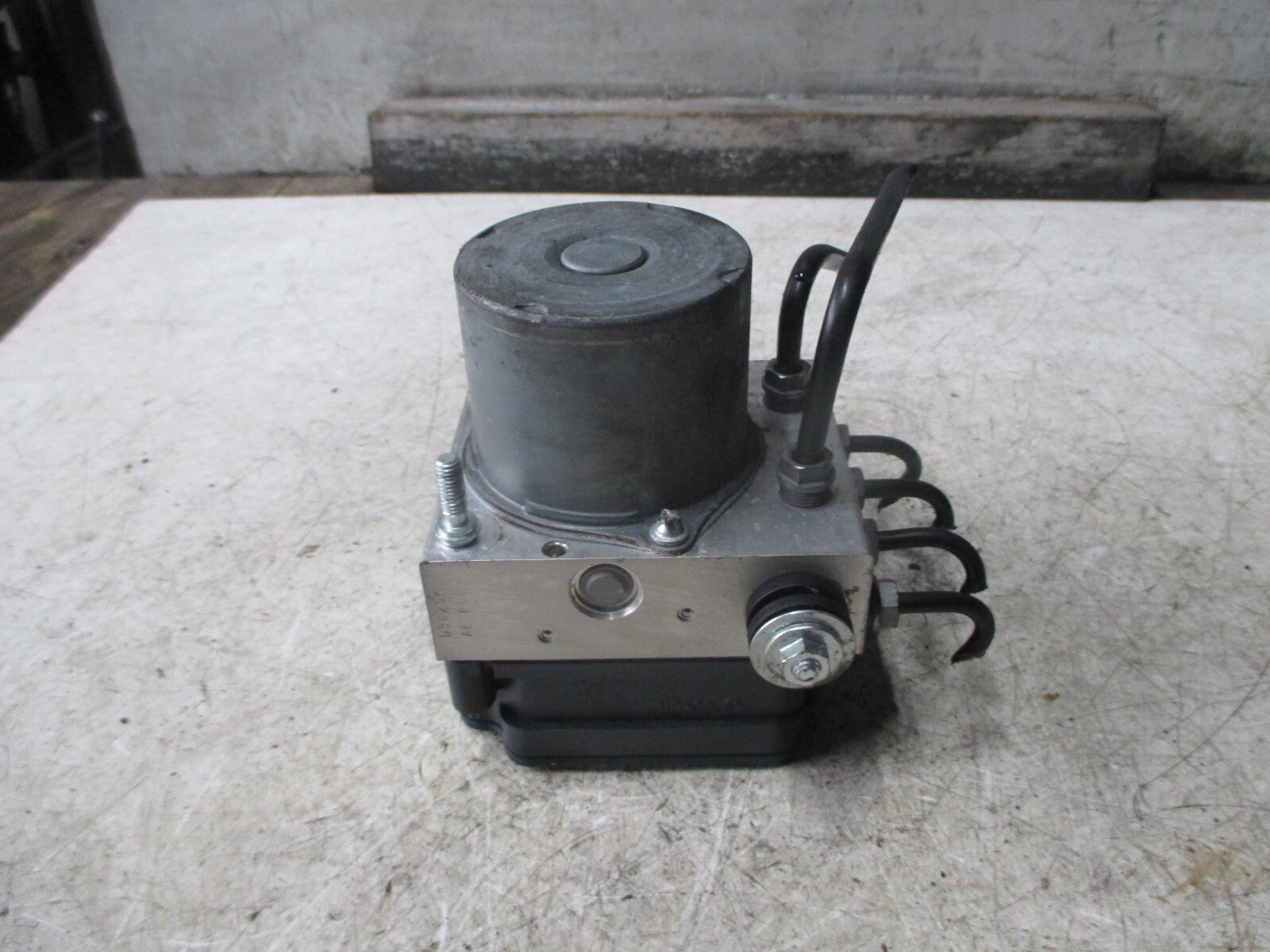 AUDI A1 2015 ABS PUMP AND MODULATOR 6C0907379L