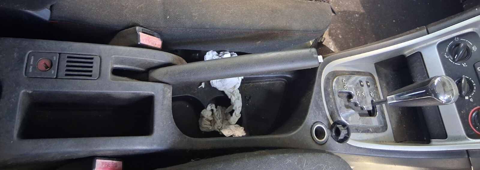 2006 PEUGEOT 307 CENTRE CONSOLE SURROUND TRIM PANEL COVER