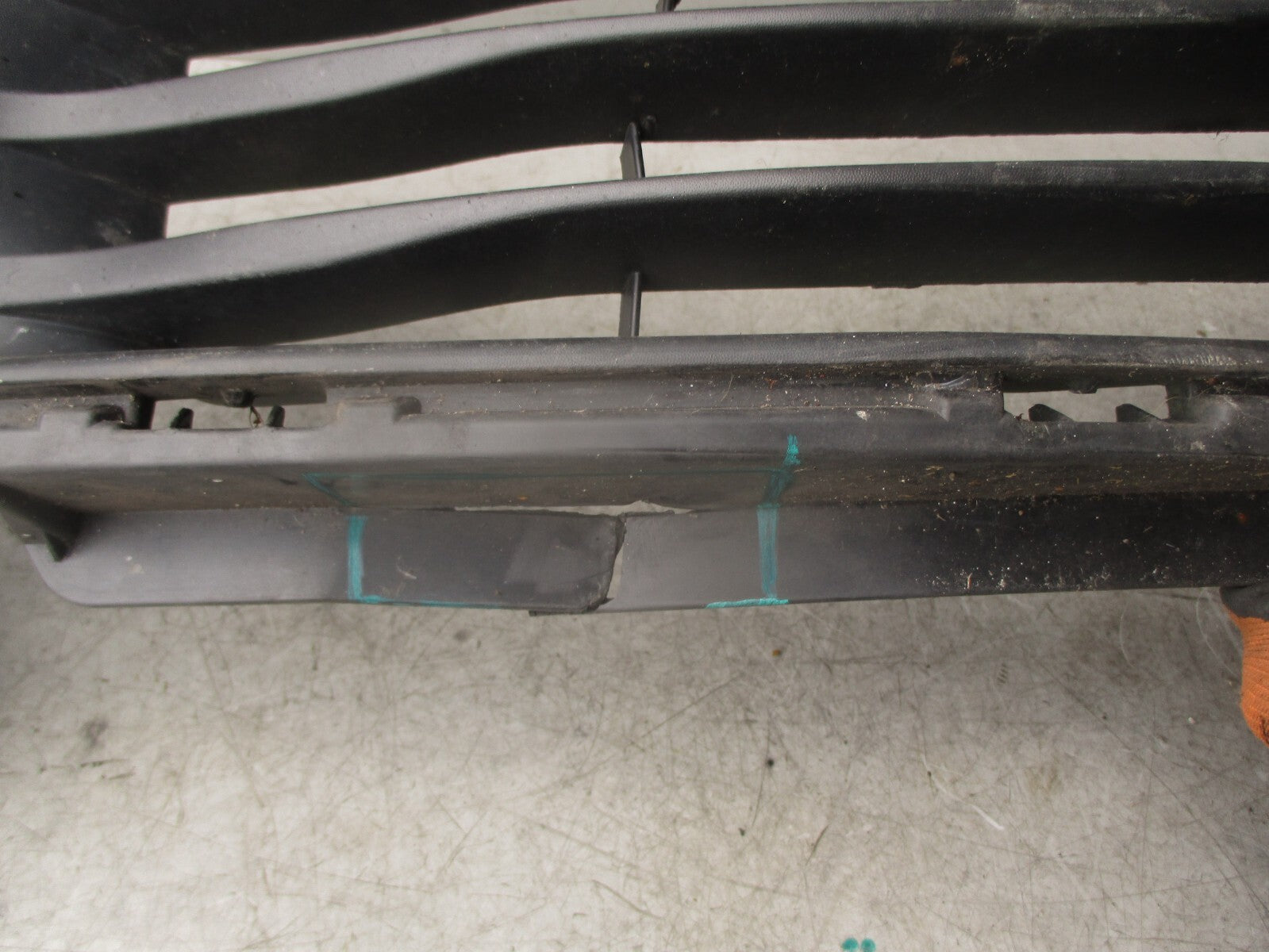 2015 RENAULT CLIO MK4 FRONT BUMPER LOWER GRILLE 622542958R