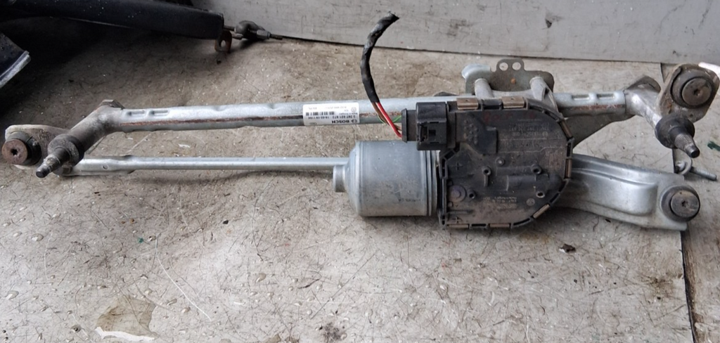 2016 VW VOLKSWAGEN GOLF FRONT WINDSCREEN WIPER MOTOR 1137328942