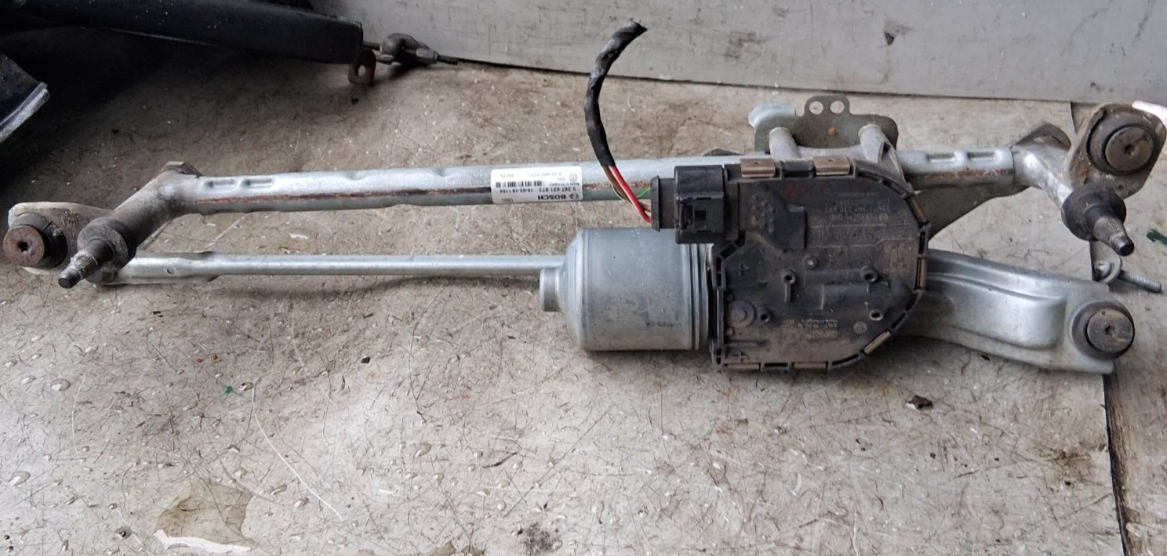 2016 VW VOLKSWAGEN GOLF FRONT WINDSCREEN WIPER MOTOR 1137328942