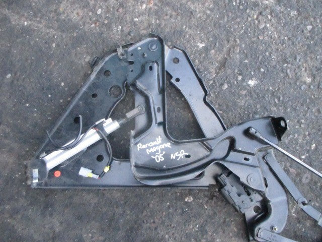 2005 RENAULT MEGANE NSR PASSENGER SIDE REAR LEFT CONVERTIBLE ROOF HINGE 84827741