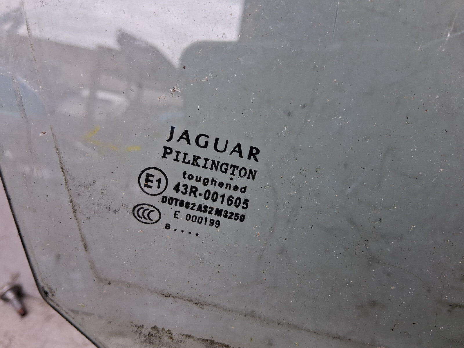 2009 JAGUAR XF X250 OSF DRIVER SIDE FRONT RIGHT WINDOW GLASS 43R001605