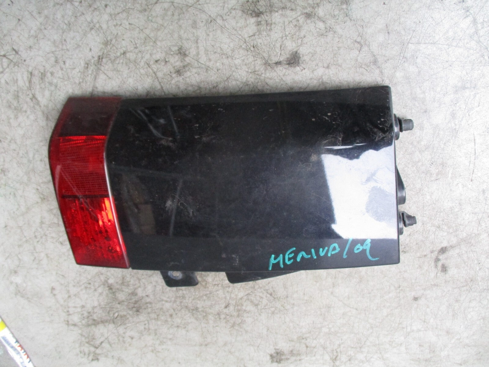 VAUXHALL MERIVA A MK1 2009 NSR PASSENGER SIDE TAILLIGHT CORNER TRIM 13130027