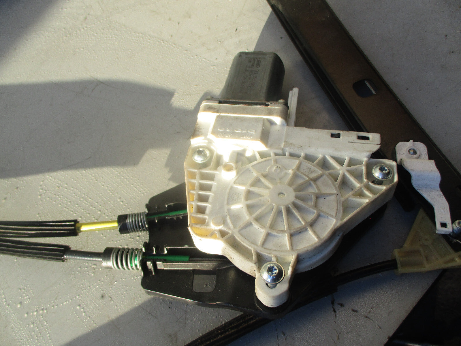 AUDI A1 8X 2015 OSF DRIVER SIDE FRONT WINDOW REGULATOR & MOTOR 8K0959802C