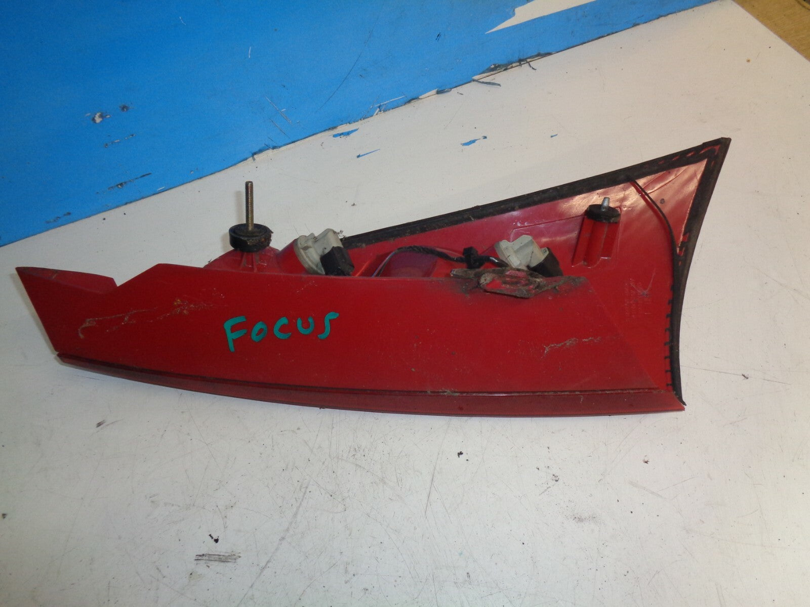 FORD FOCUS 2001 MK1 NSR PASSENGER SIDE REAR LIGHT TAIL LIGHT