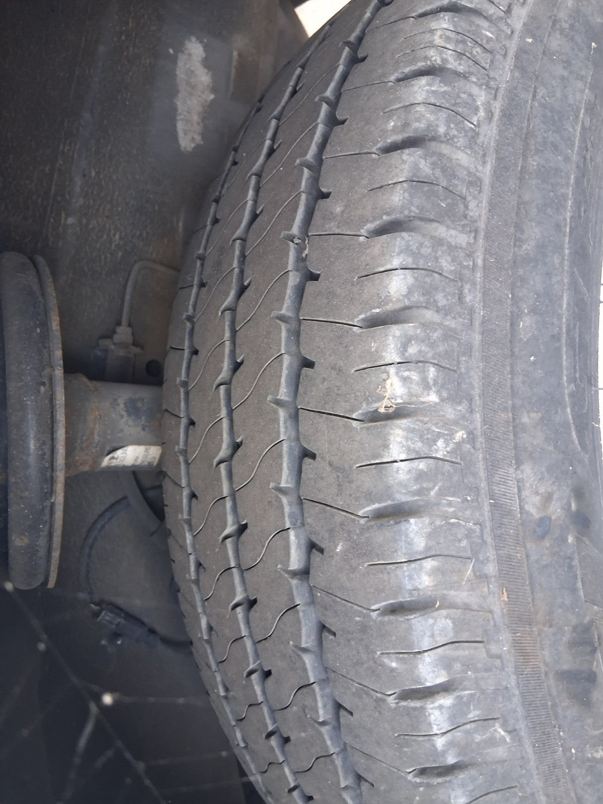 2020 SAIC LDV V80 16 INCH ALLOY WHEEL WITH TYRE 215/75R16