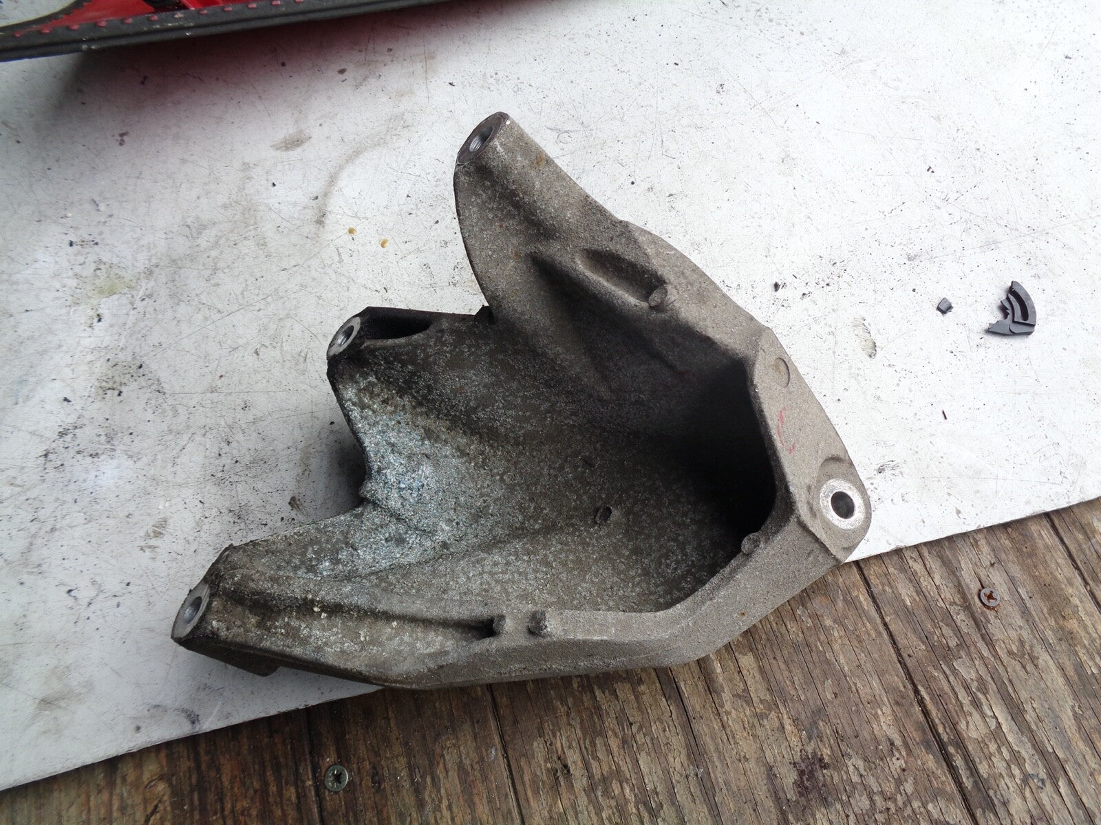 VW VOLKSWAGEN CRAFTER 2015 2.0 TDI DRIVER SIDE ENGINE SUPPORT MOUNTING 03L199308